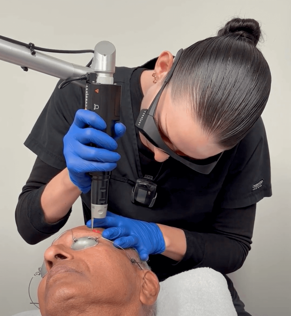 Dr-Refresh-Picosecond-Laser-Treatment